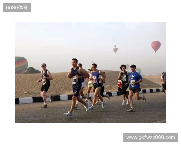 感人至深,朋友穿若塔球衣跑马拉松,期间与若塔妻子相拥 感人至深,朋友穿若塔球衣跑马拉松,期间与若塔妻子相拥