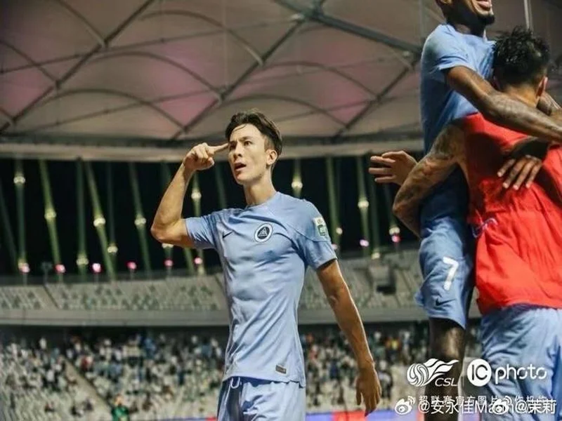 亚预赛出线关键战！中国香港vs新加坡首发：安永佳、陈晋一领衔